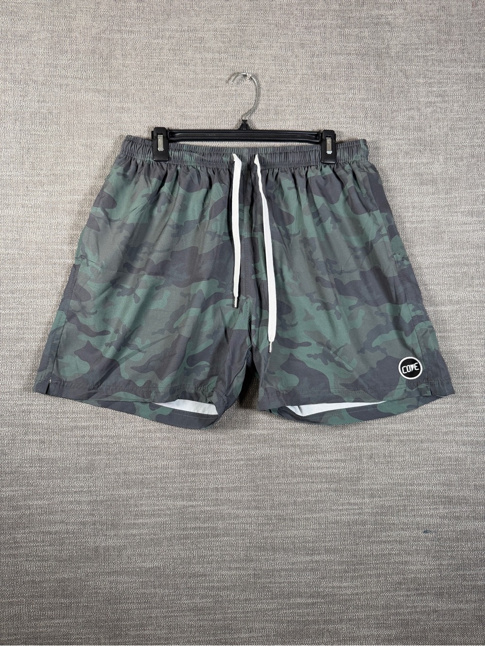 Cove Men's Green & Black Camo Athletic Shorts